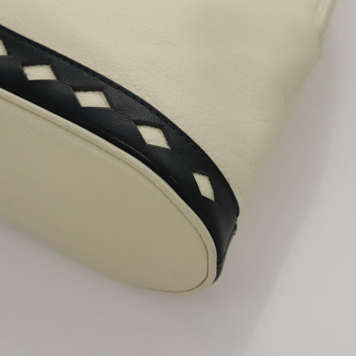 Saint Laurent Vintage Leather, White, Leather, Handbag