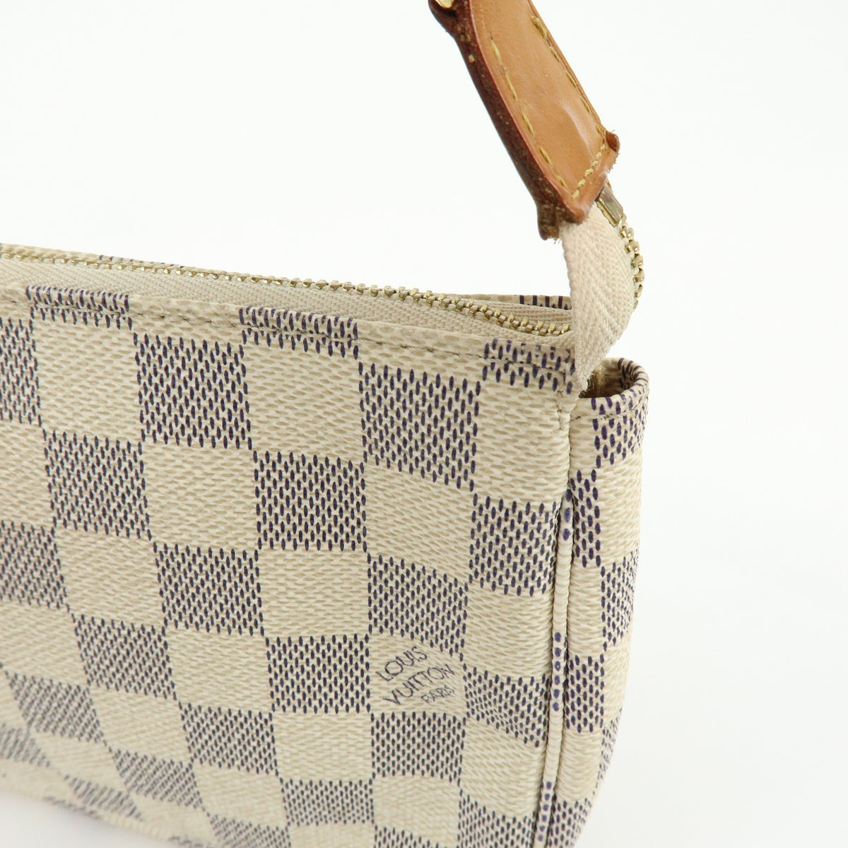 Louis Vuitton Pochette Accessoires Damier, White, Canvas, Clutch