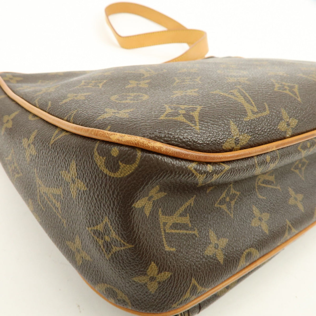 Louis Vuitton Hudson Monogram Canvas, Brown, Canvas, Handbag