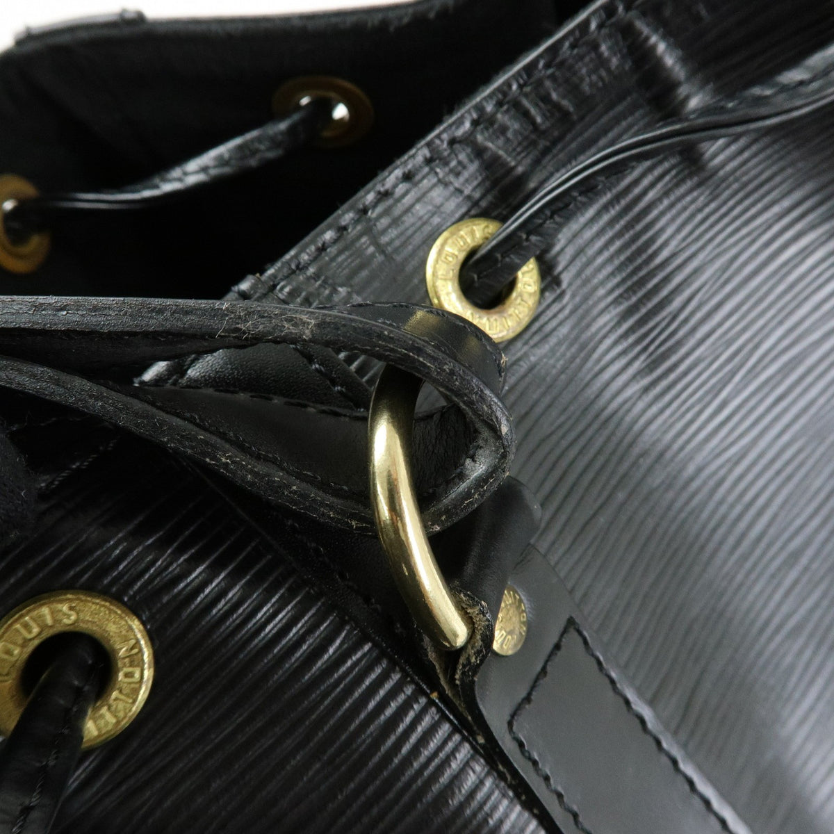 Louis Vuitton Noe Epi Leather, Black, Leather, Shoulder Bag