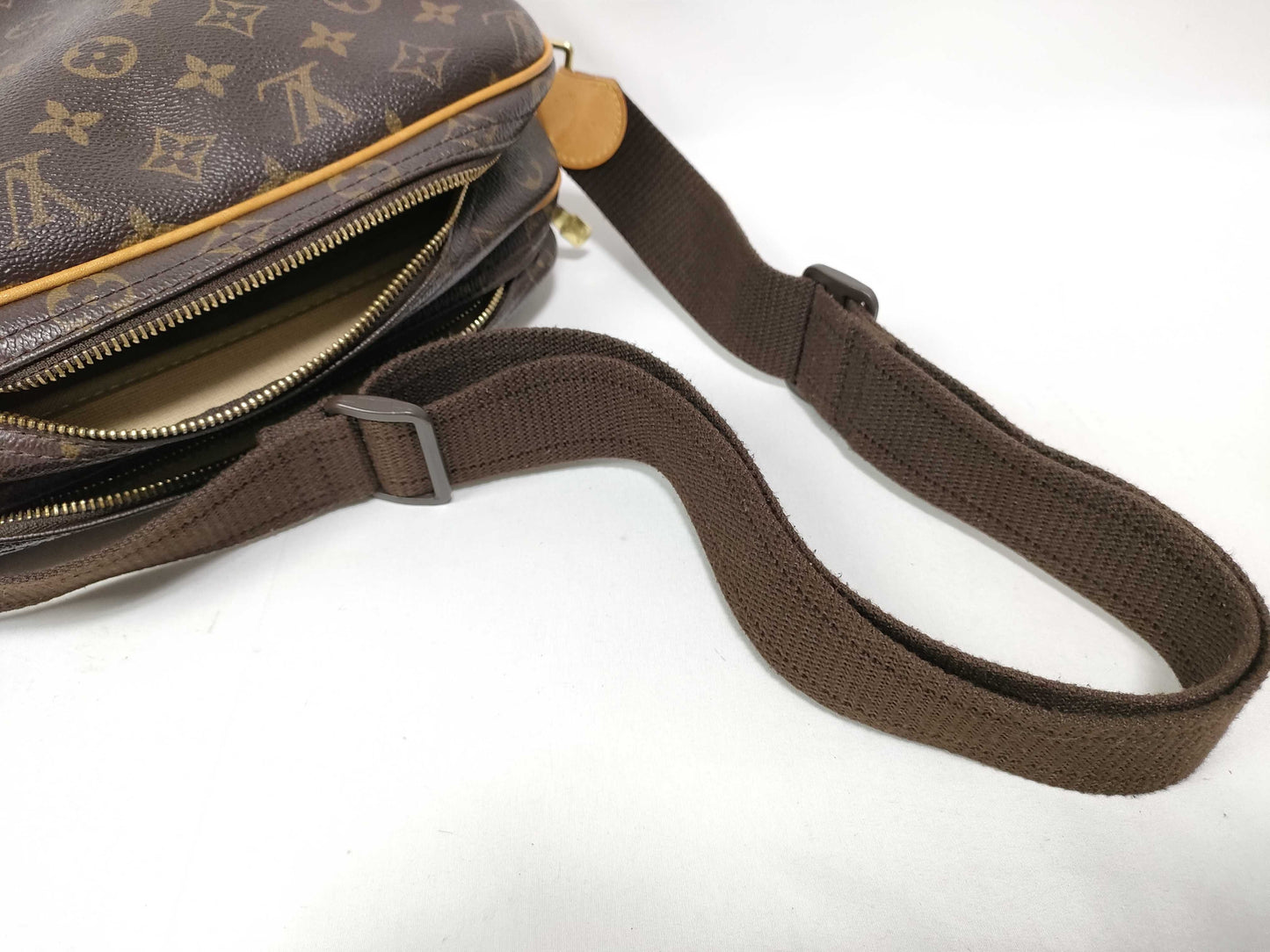 Louis Vuitton Reporter Monogram Canvas, Brown, Canvas, Shoulder Bag