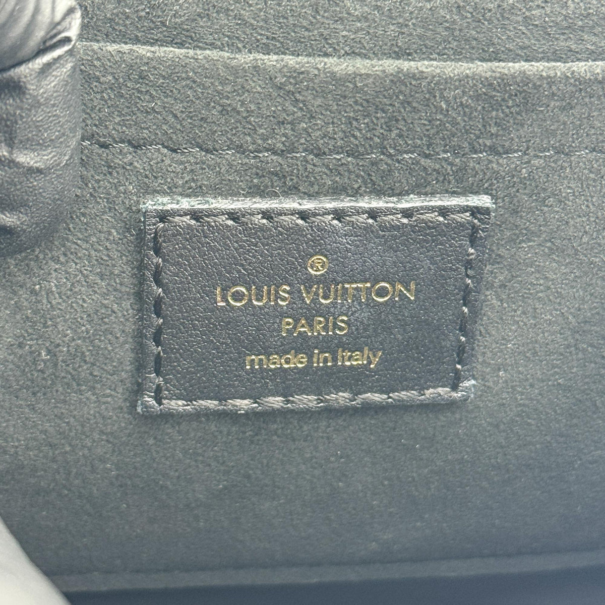 Louis Vuitton New Wave Chain Quilted Leather, Black, Leather, Handbag