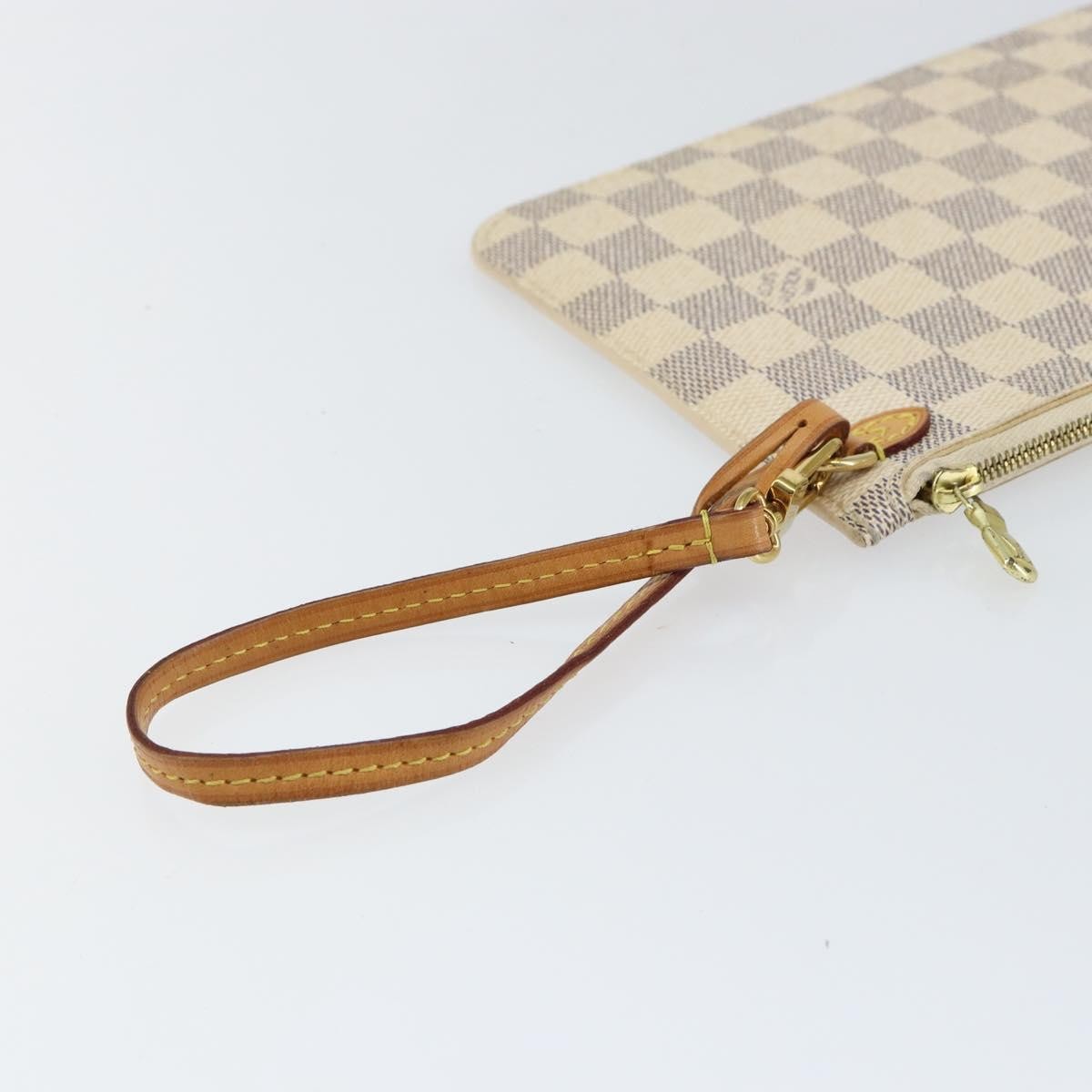 Louis Vuitton Neverfull Pochette Damier, White, Canvas, Clutch