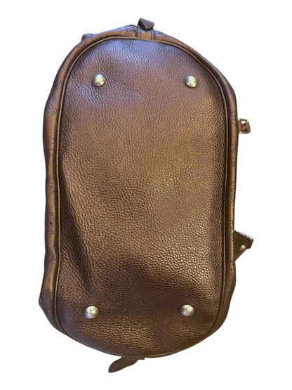 Brandsamsara Louis Vuitton Mahina XL bag base showing brown leather texture and four silver-tone protective feet