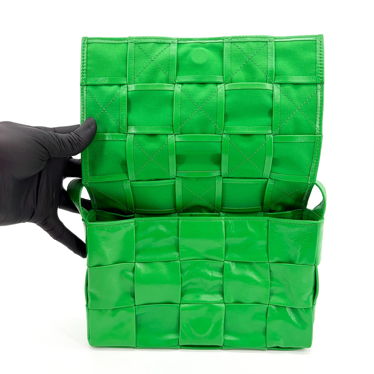 Bottega Veneta Cassette Maxi Intrecciato Leather, Green, Leather, Crossbody Bag