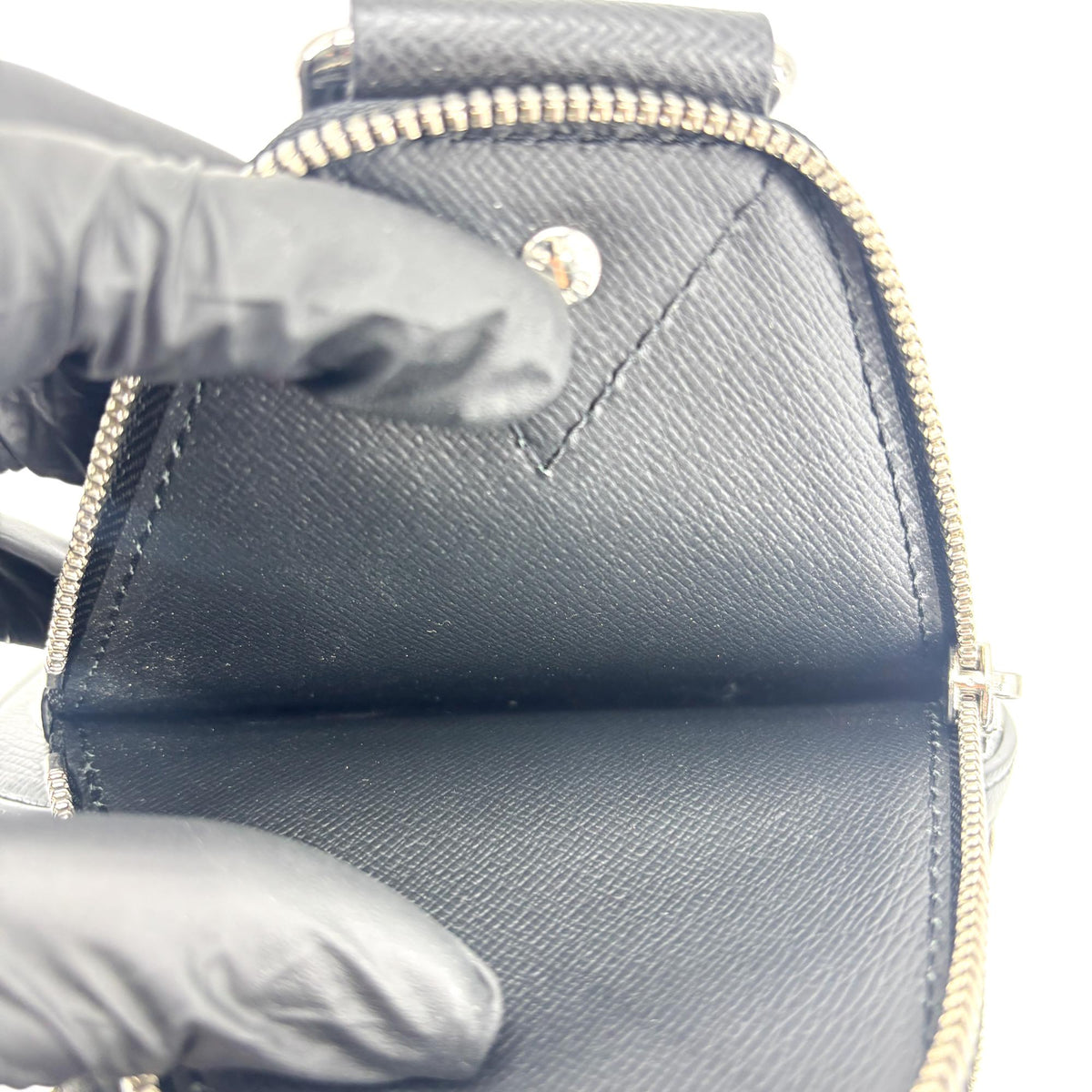 Louis Vuitton Avenue Sling Taiga Leather, Black, Leather, Handbag