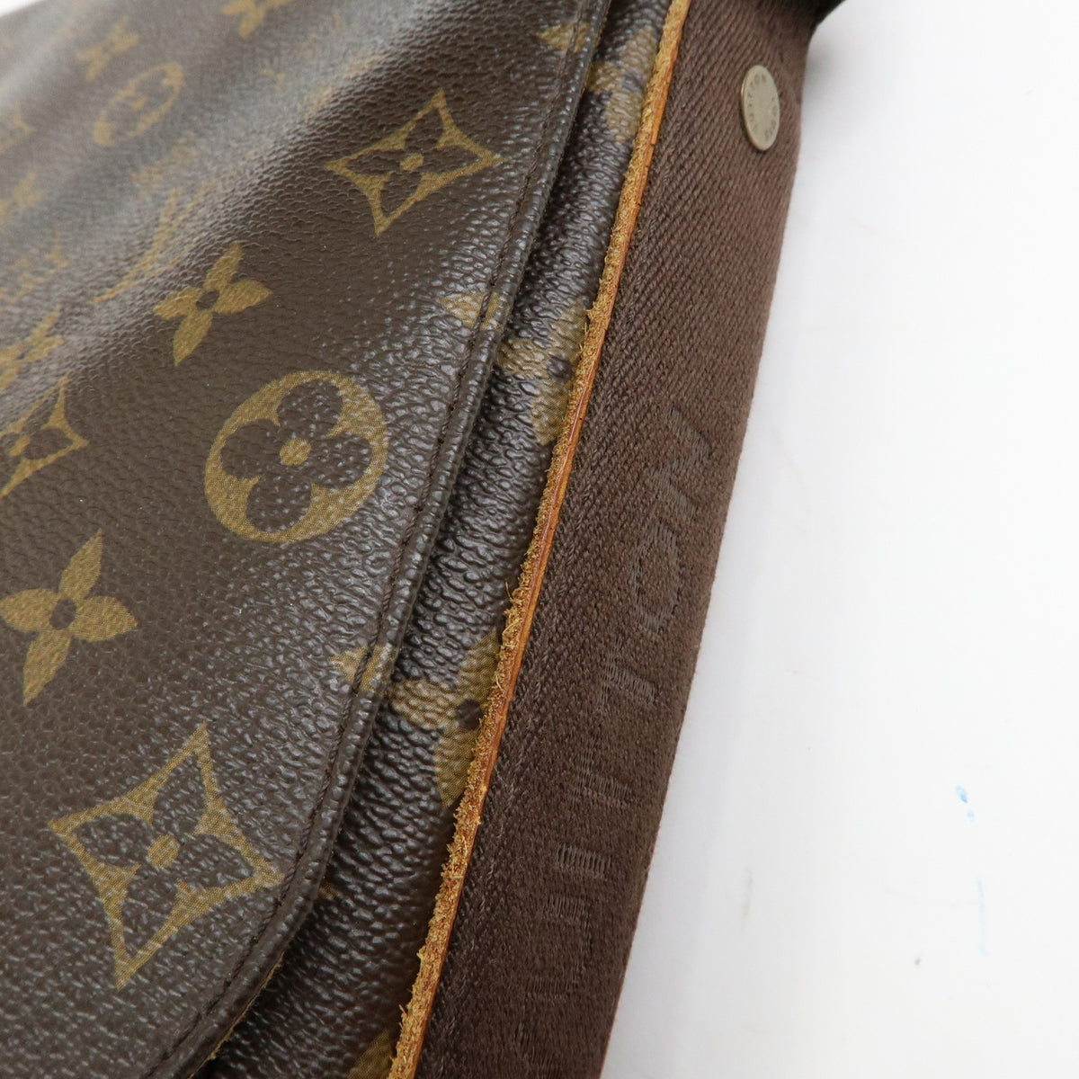 Louis Vuitton Beaubourg Messenger Monogram Canvas, Brown, Canvas, Handbag