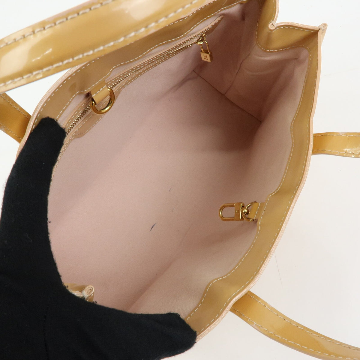 Louis Vuitton Wilshire Monogram Vernis, Beige, Patent Leather, Handbag