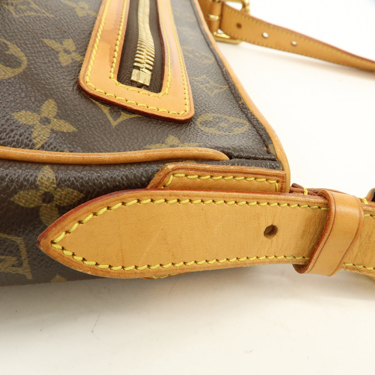 Louis Vuitton Hudson Monogram Canvas, Brown, Canvas, Handbag