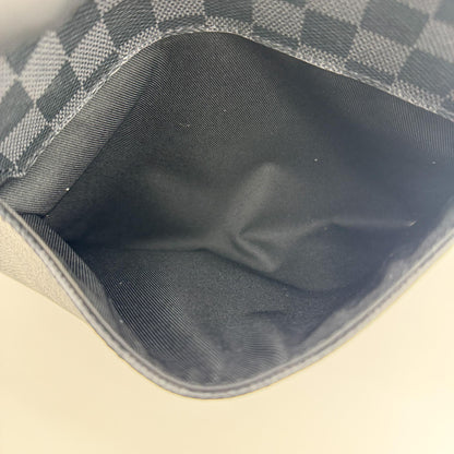 Louis Vuitton Daniel Messenger Damier Graphite, Black, Canvas, Shoulder Bag