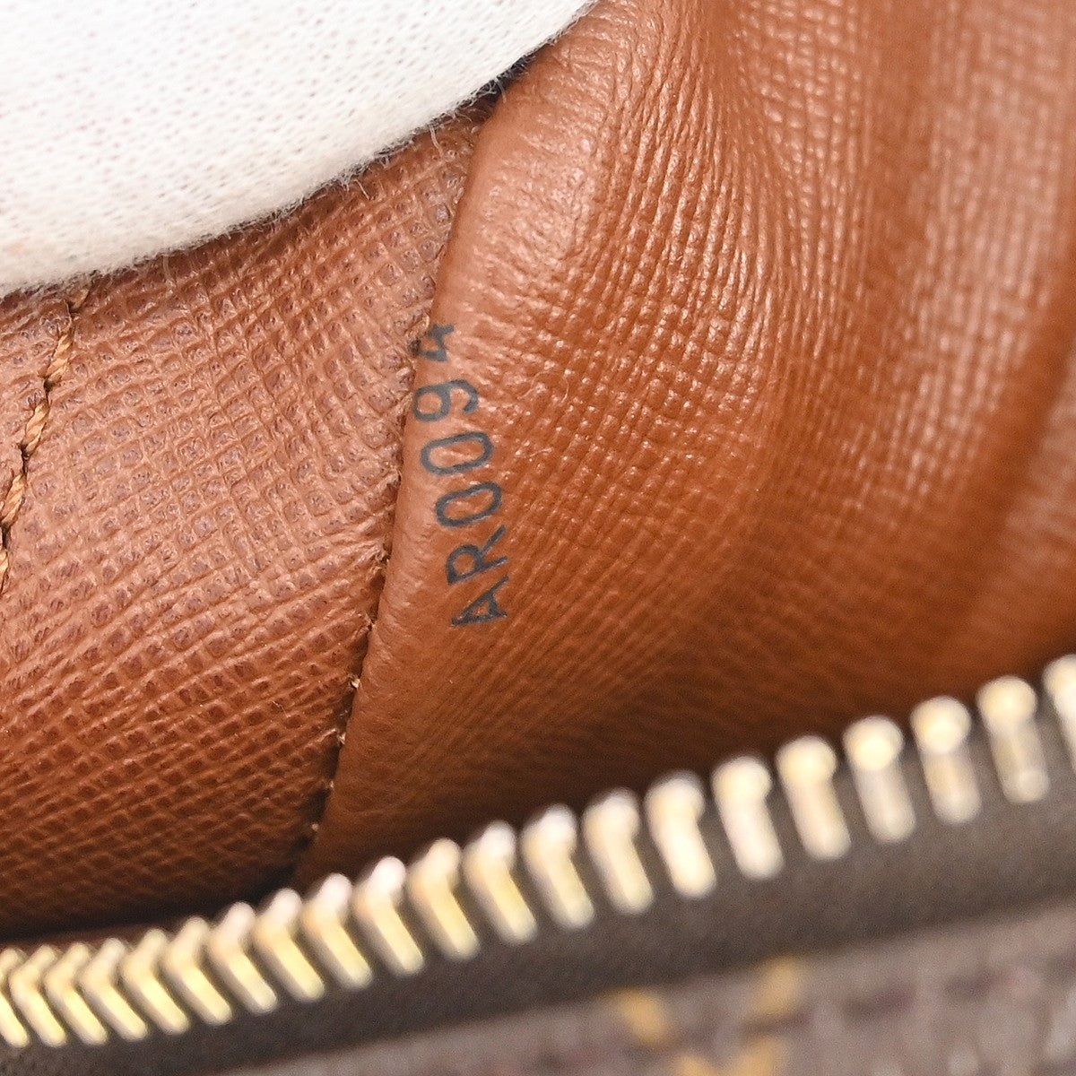 Louis Vuitton Nil Shoulder Bag Monogram Canvas, Brown, Canvas, Shoulder Bag