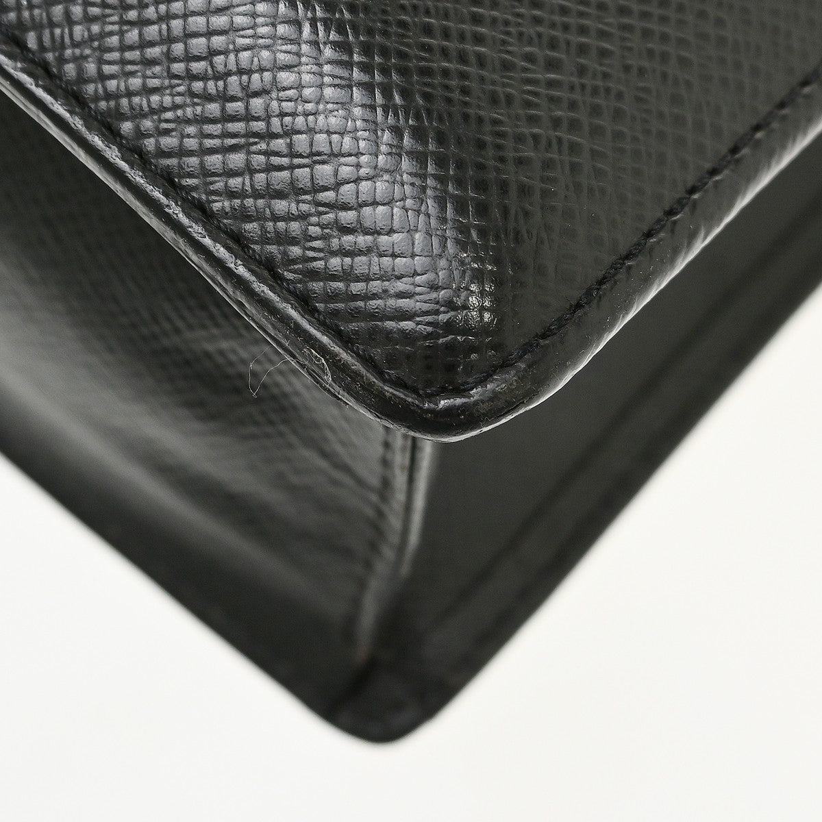 Louis Vuitton Porte-Documents Angara Taiga Leather, Black, Leather, Briefcase