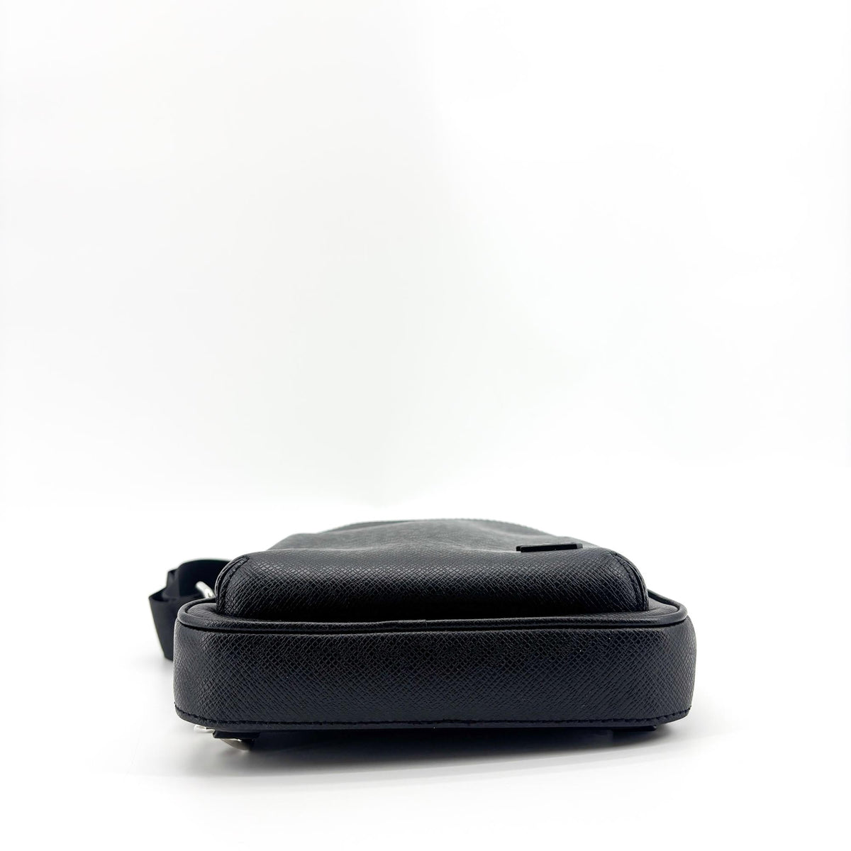 Louis Vuitton Avenue Sling Taiga Leather, Black, Leather, Handbag