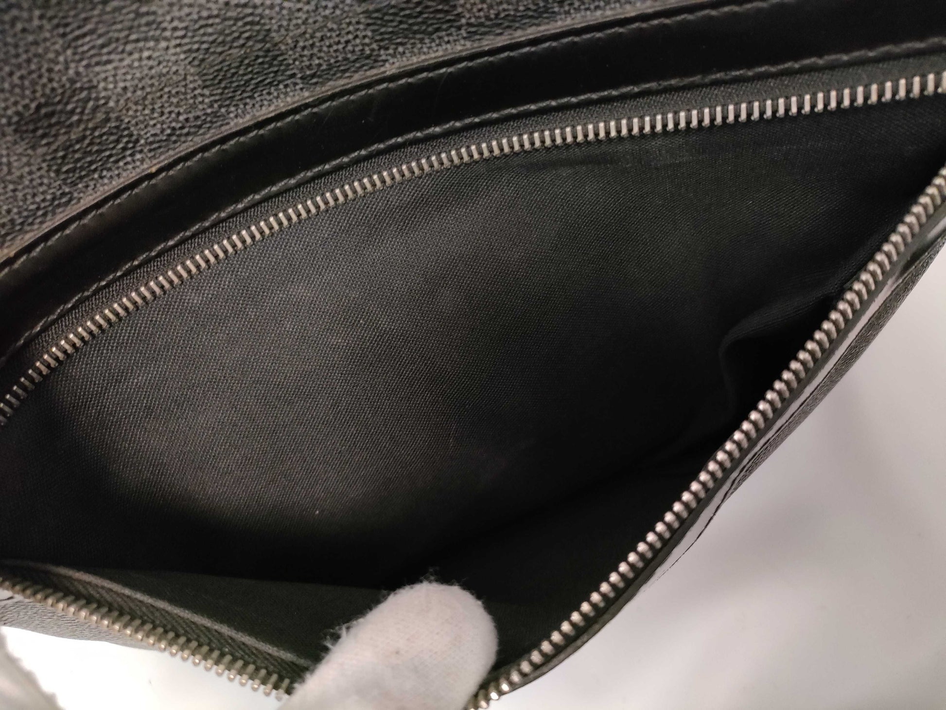 Louis Vuitton Daniel Messenger Damier Graphite, Black, Canvas, Shoulder Bag