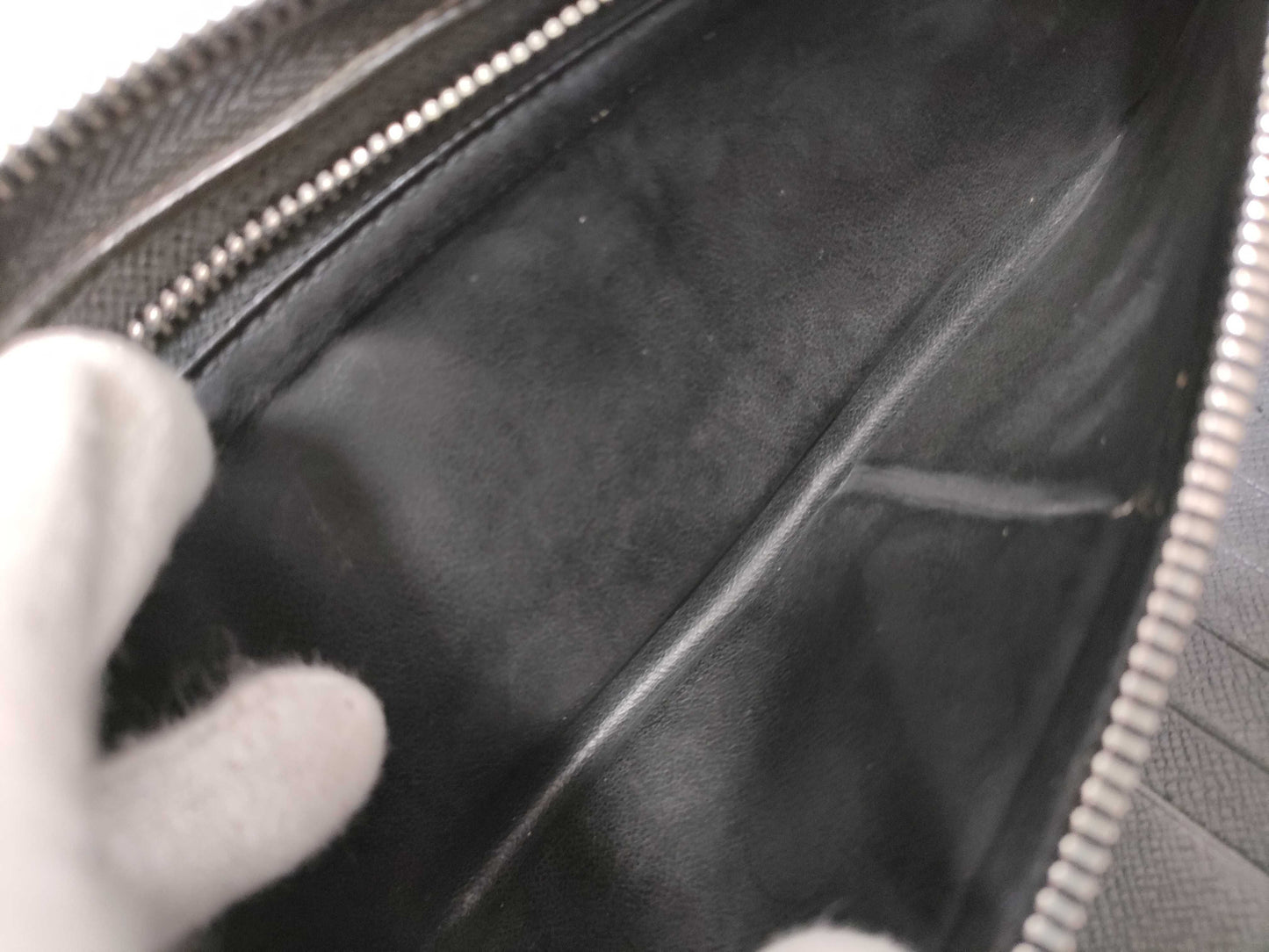 Louis Vuitton Zippy Organizer Taiga Leather, Black, Leather, Wallet