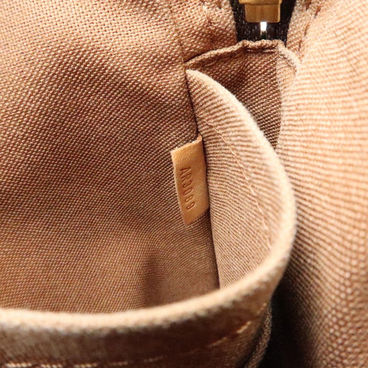Louis Vuitton Trotteur Beaubourg Monogram Canvas, Brown, Canvas, Handbag