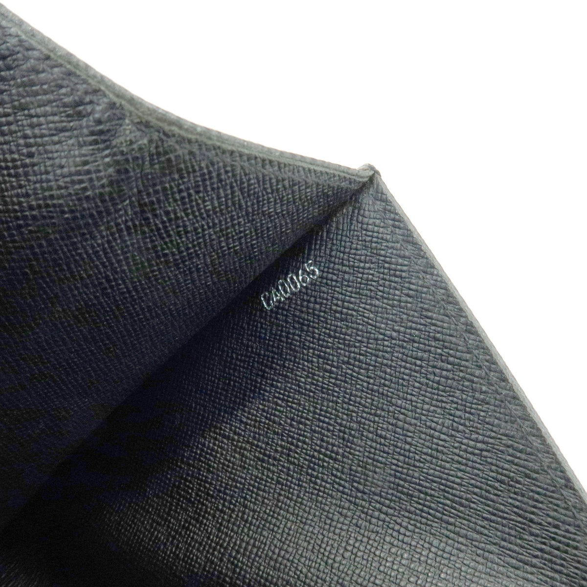 Louis Vuitton Selenga Pochette Taiga Leather, Gray, Leather, Clutch