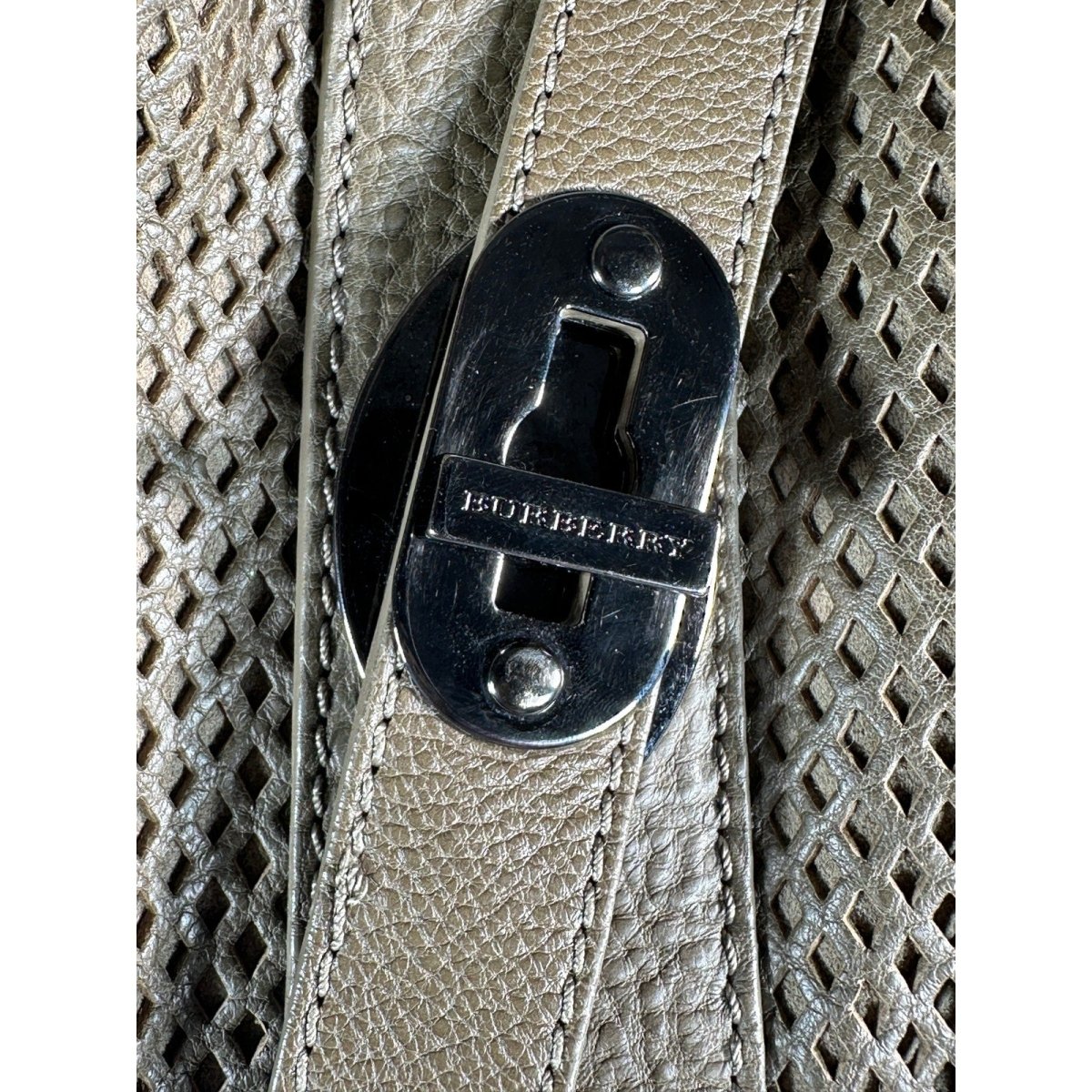 Burberry Hobo Bag - Brandsamsara