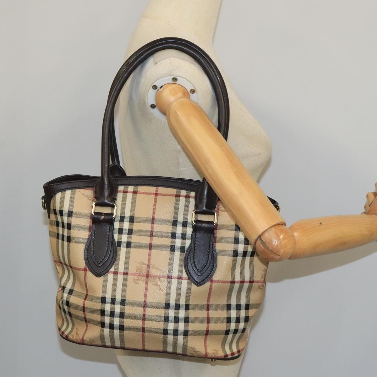 Burberry Newfield Tote - Brandsamsara