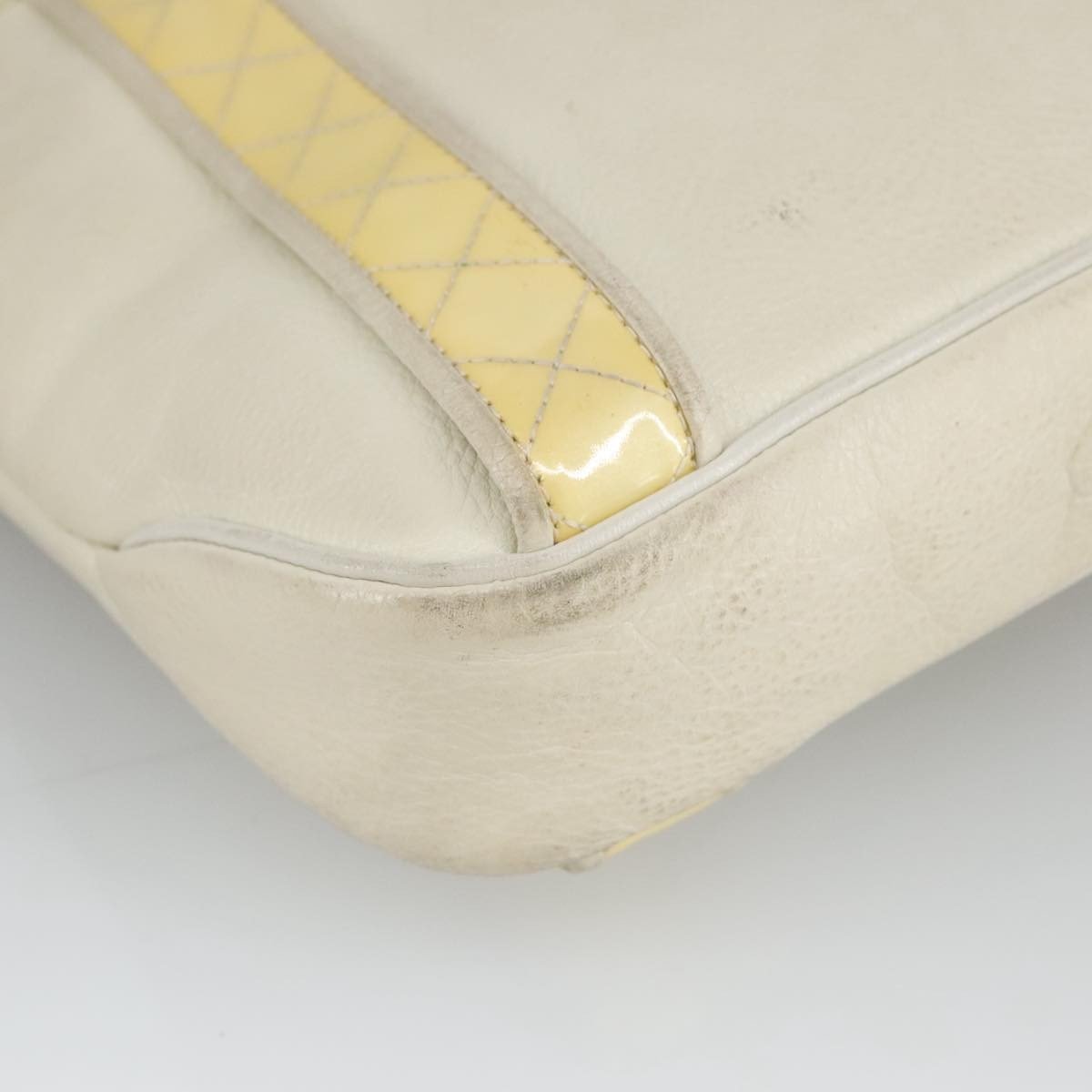 Burberry Vintage Shoulder Bag - Brandsamsara