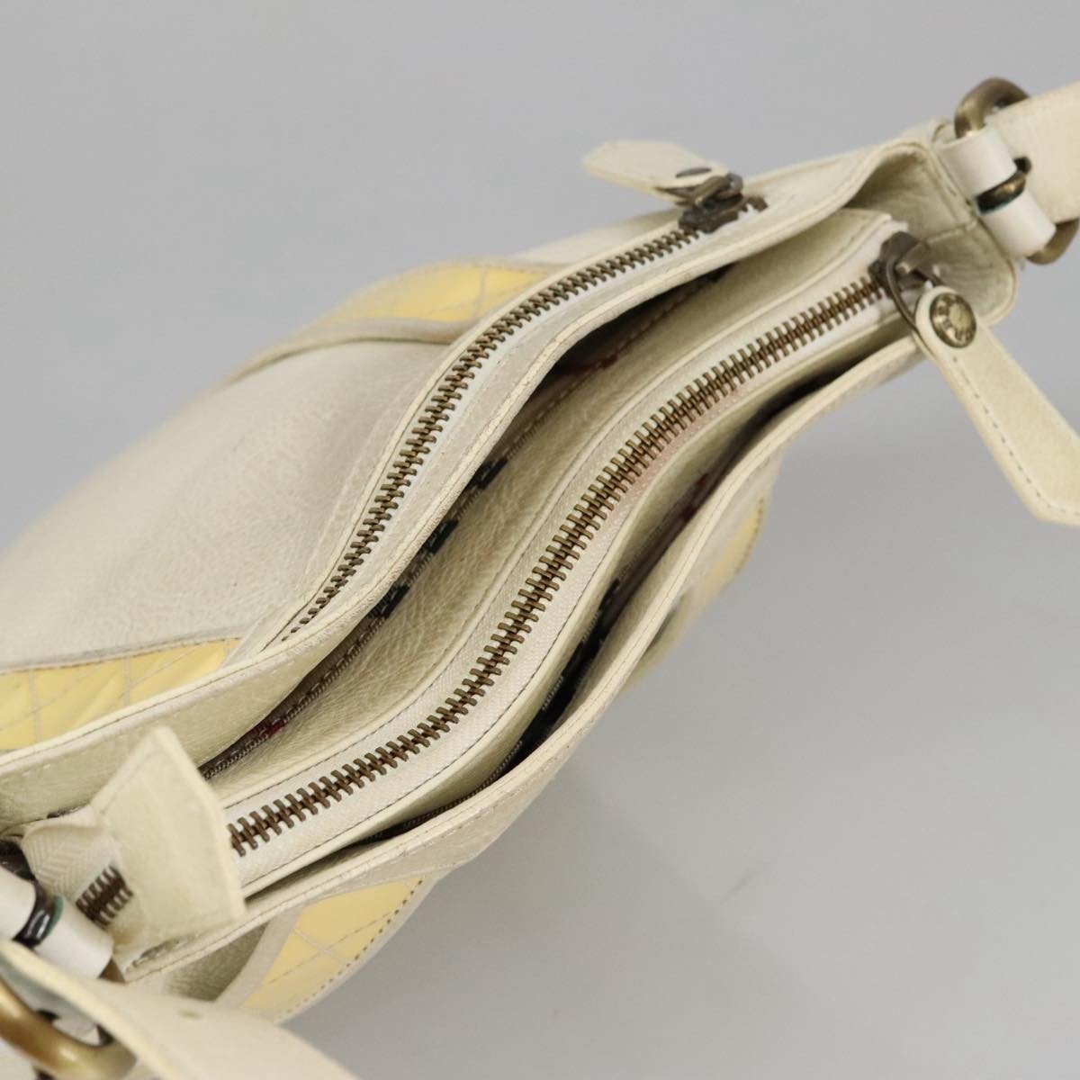 Burberry Vintage Shoulder Bag - Brandsamsara