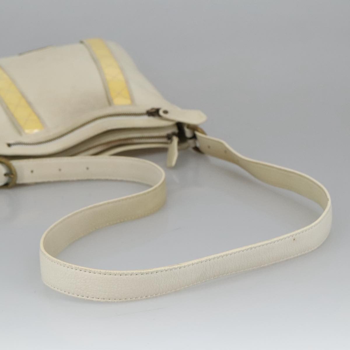 Burberry Vintage Shoulder Bag - Brandsamsara