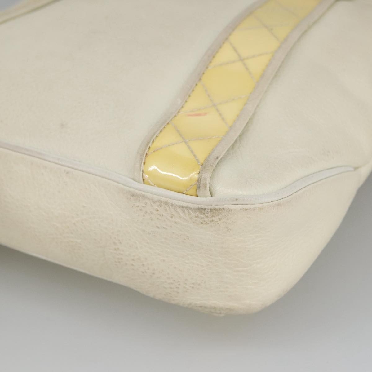 Burberry Vintage Shoulder Bag - Brandsamsara