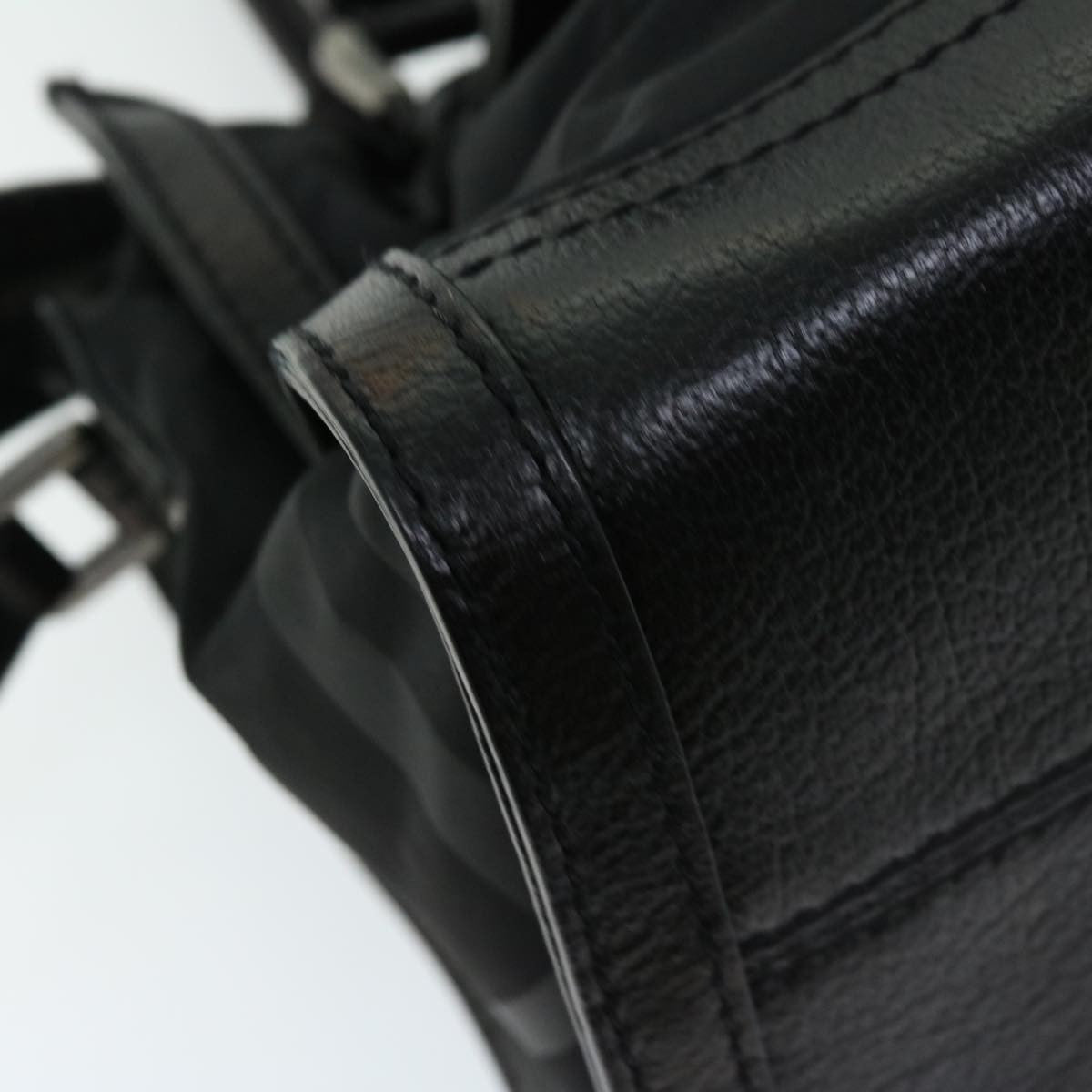 Burberry Zip Top Shoulder Bag - Brandsamsara