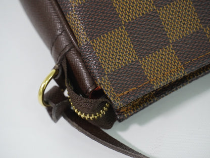 Louis Vuitton Trousse Make Up Damier, Brown, Canvas, Clutch
