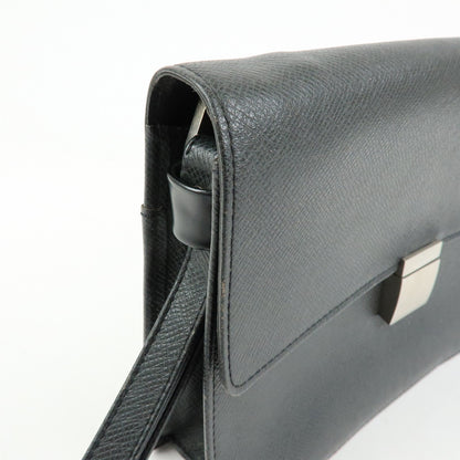 Louis Vuitton Selenga Pochette Taiga Leather, Black, Leather, Clutch