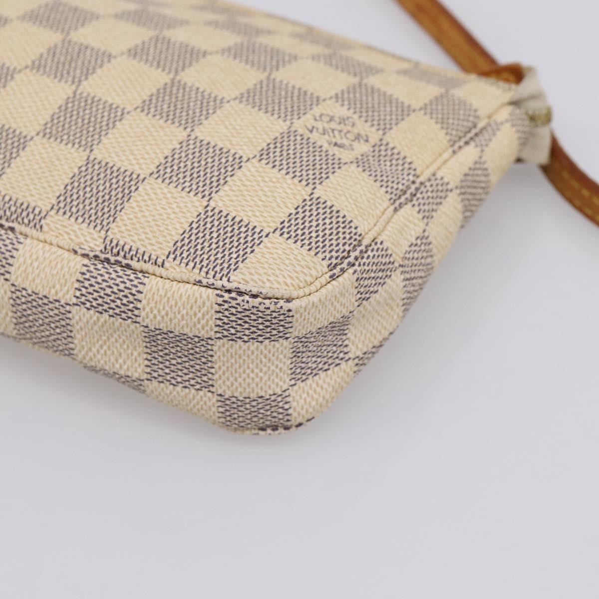 Louis Vuitton Pochette Accessoires Damier, White, Canvas, Clutch