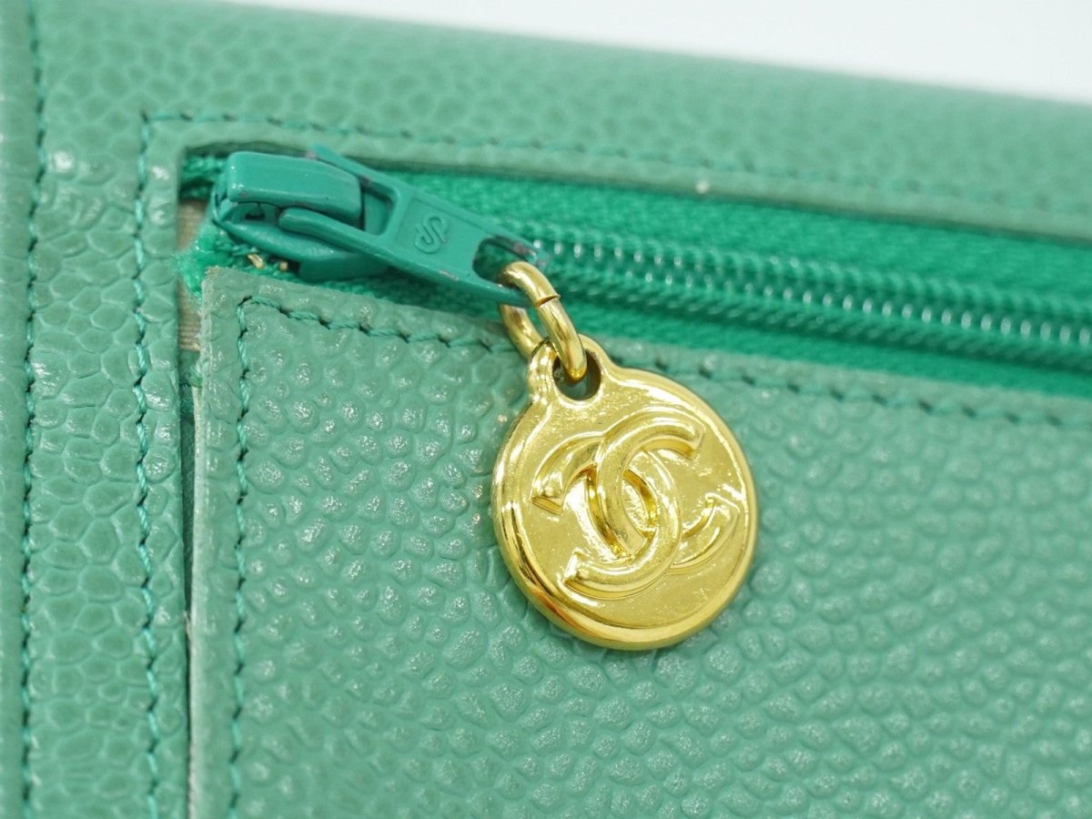 Chanel CC Compact Wallet - Brandsamsara