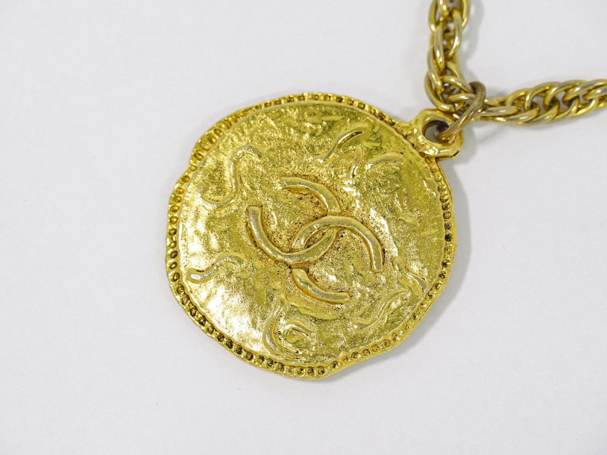 Chanel Vintage CC Round Pendant Chain Necklace - Brandsamsara
