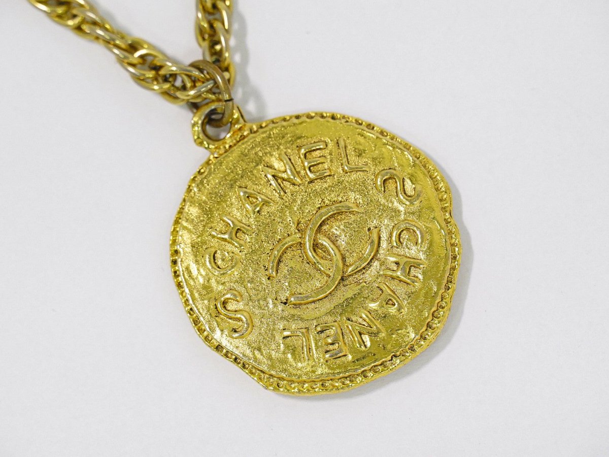 Chanel Vintage CC Round Pendant Chain Necklace - Brandsamsara