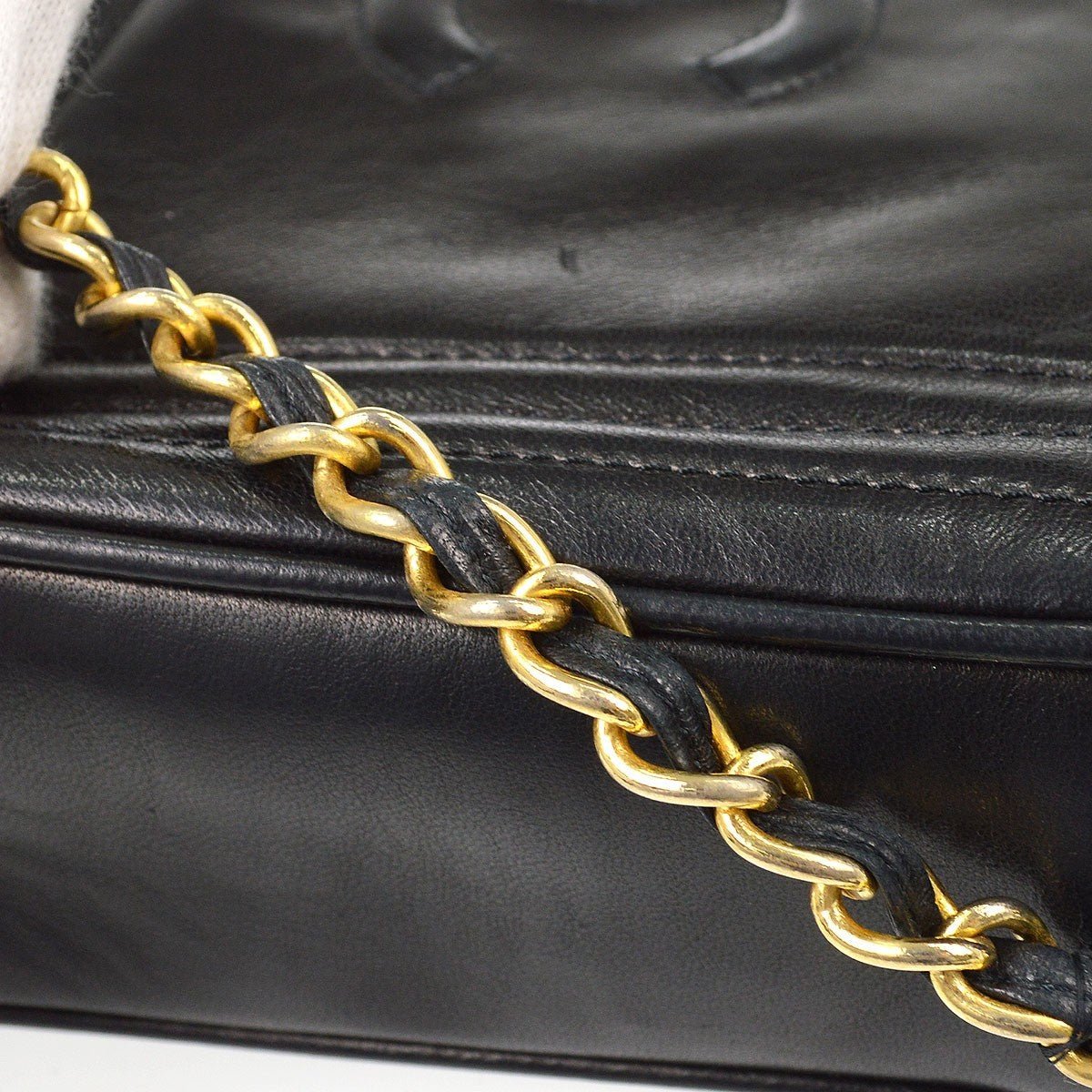 Chanel Vintage CC Tassel Camera - Brandsamsara
