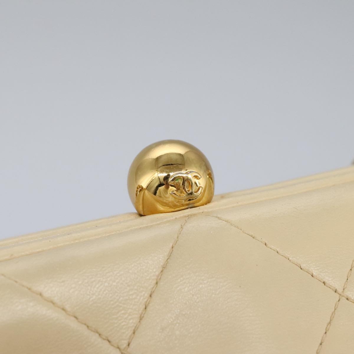 Chanel Vintage Clutch - Brandsamsara