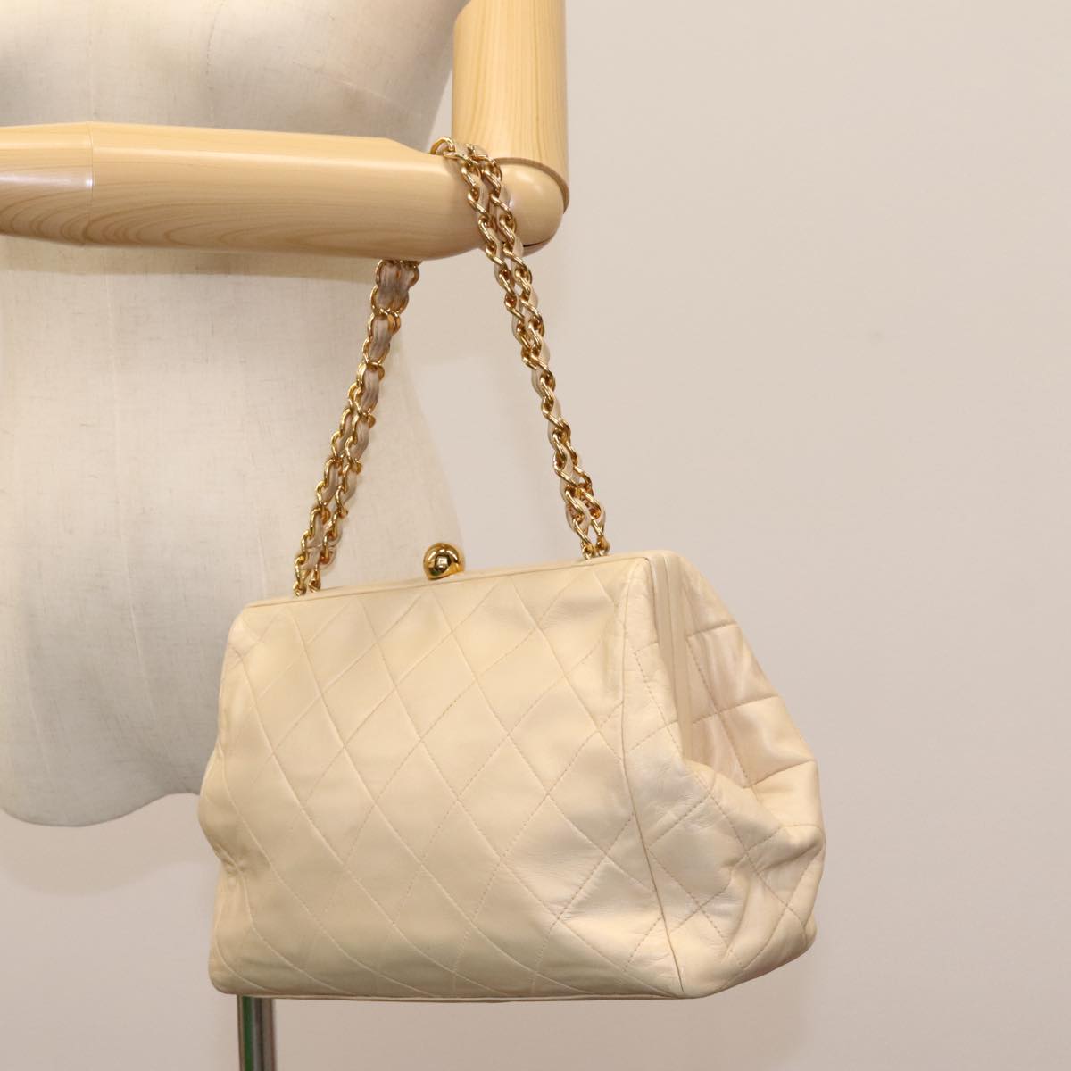 Chanel Vintage Clutch - Brandsamsara