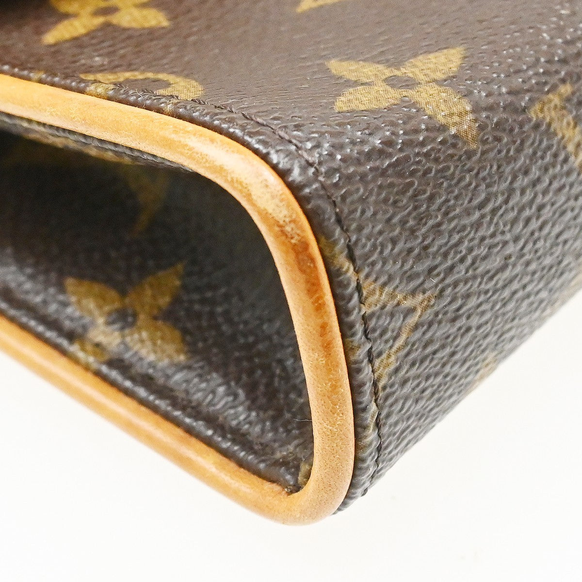 Louis Vuitton Florentine Pochette Damier, Brown, Canvas, Clutch