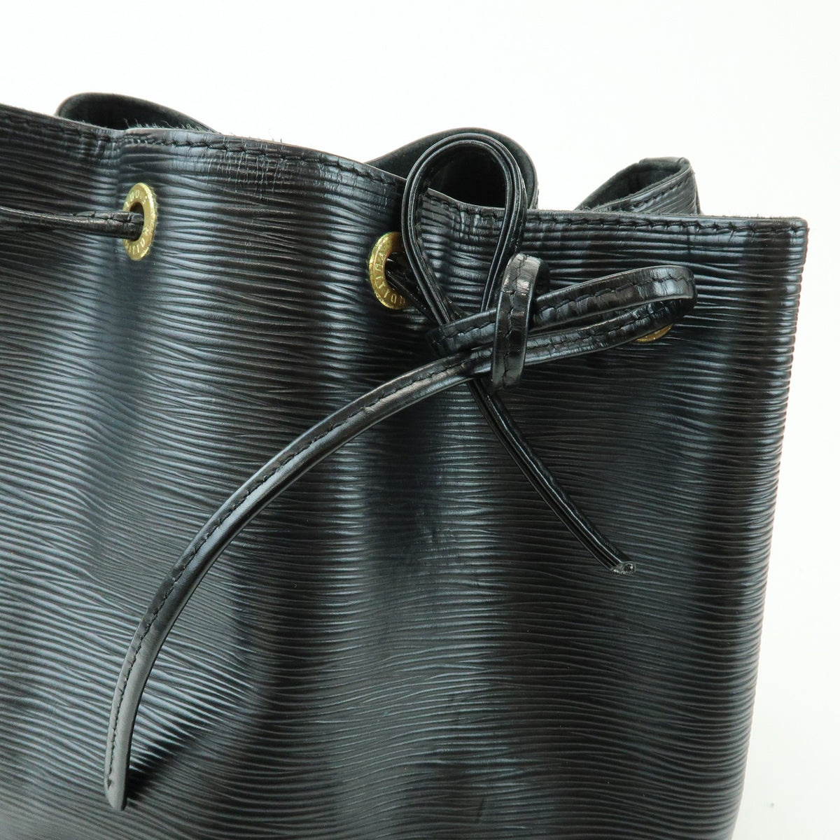 Louis Vuitton Petit Noe Epi Leather, Black, Leather, Handbag