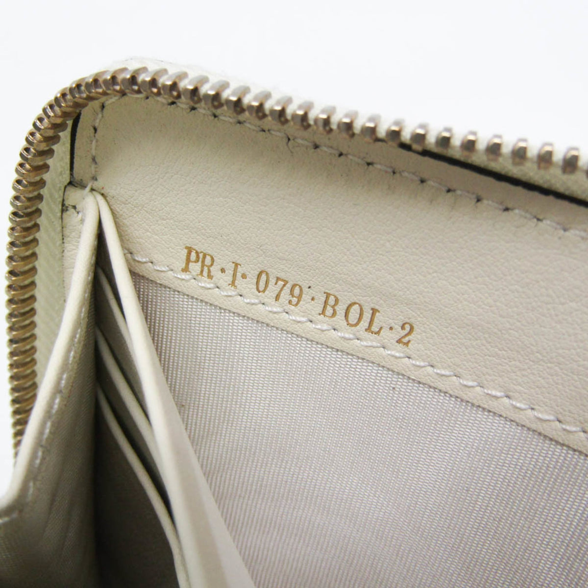 Valentino Garavani Rockstud Zip Around Leather, White, Leather, Wallet