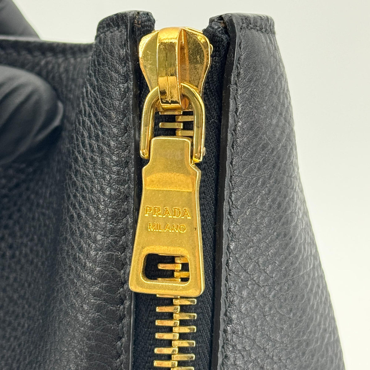 Prada Side Zip Convertible Vitello Daino, Black, Leather, Tote Bag