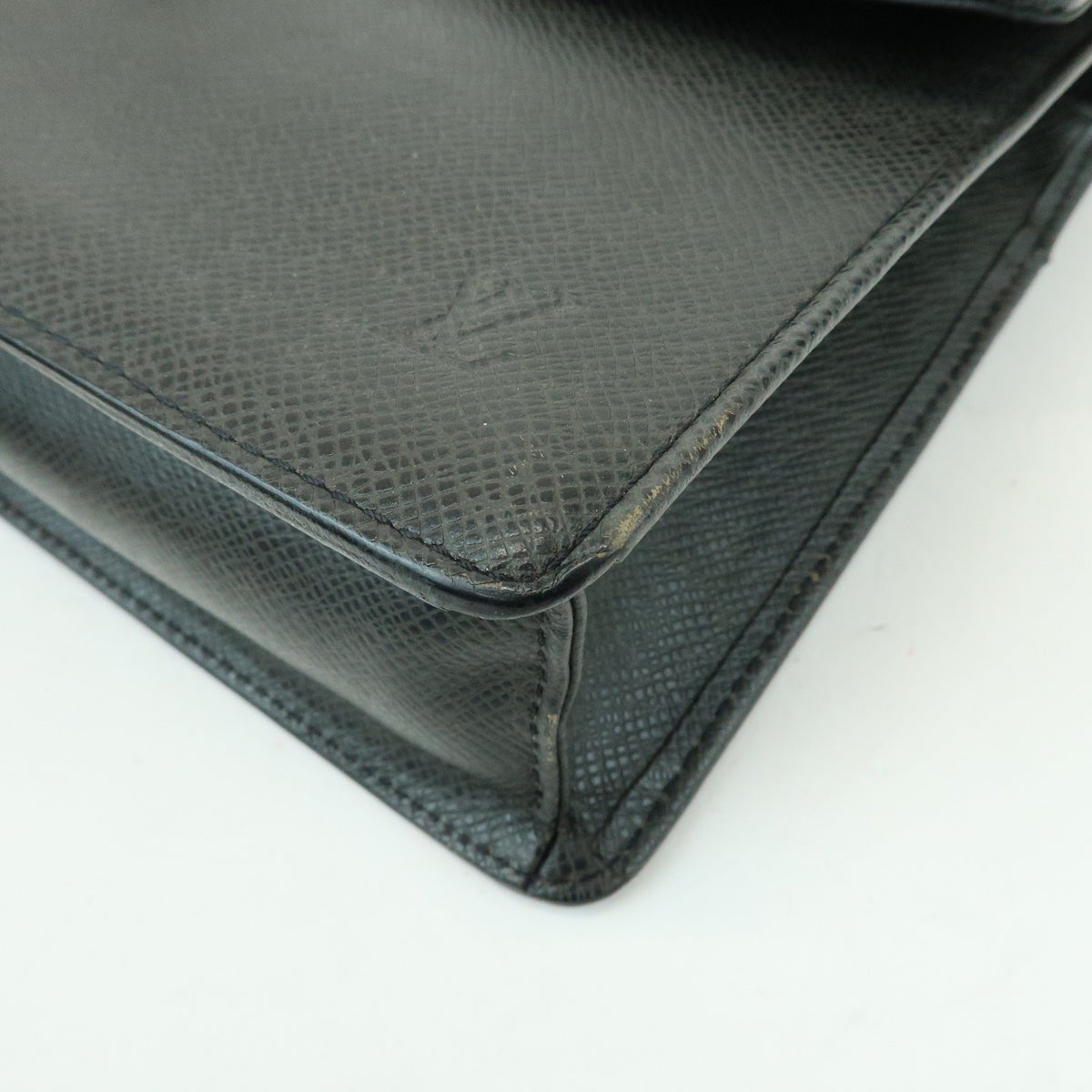 Louis Vuitton Selenga Pochette Taiga Leather, Gray, Leather, Clutch