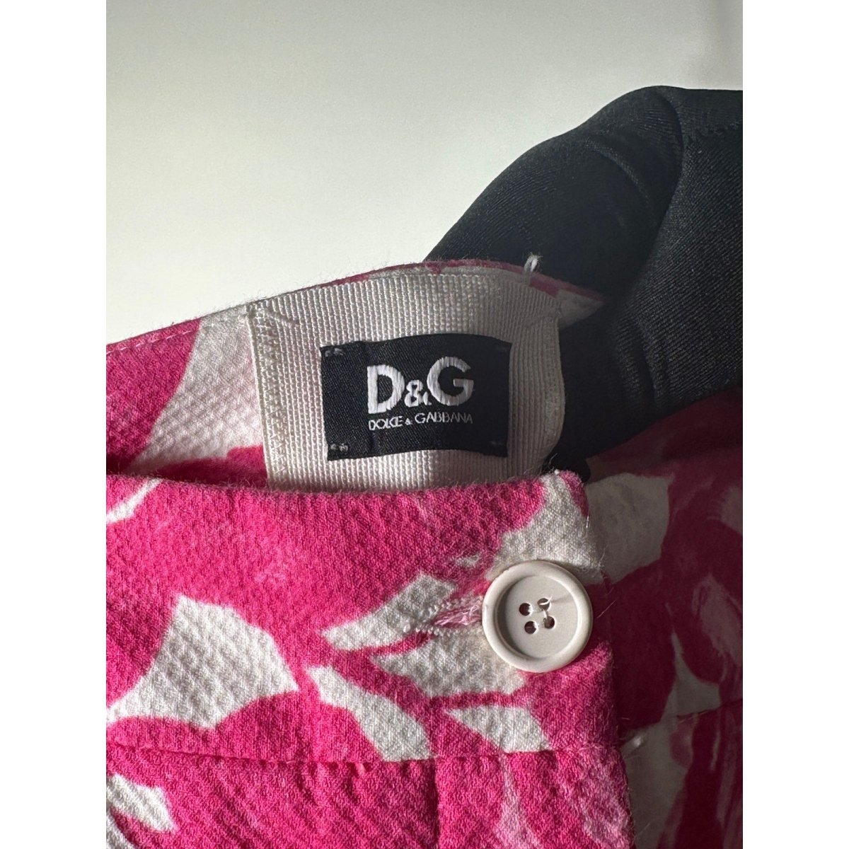 Dolce & Gabbana Floral Print Shorts - Brandsamsara