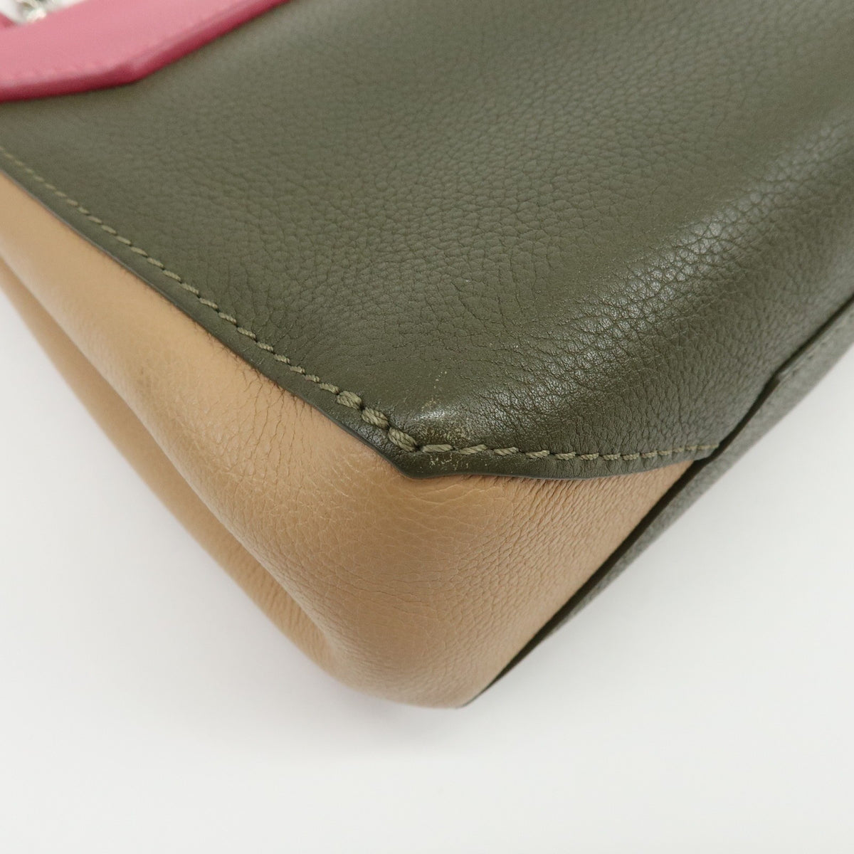 Louis Vuitton Lockme II Leather, Pink, Leather, Shoulder Bag