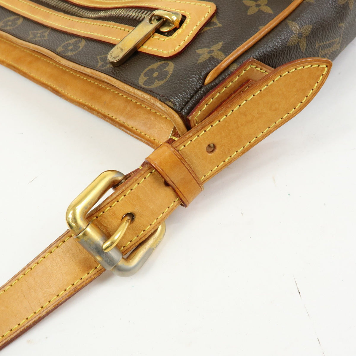 Louis Vuitton Hudson Monogram Canvas, Brown, Canvas, Handbag