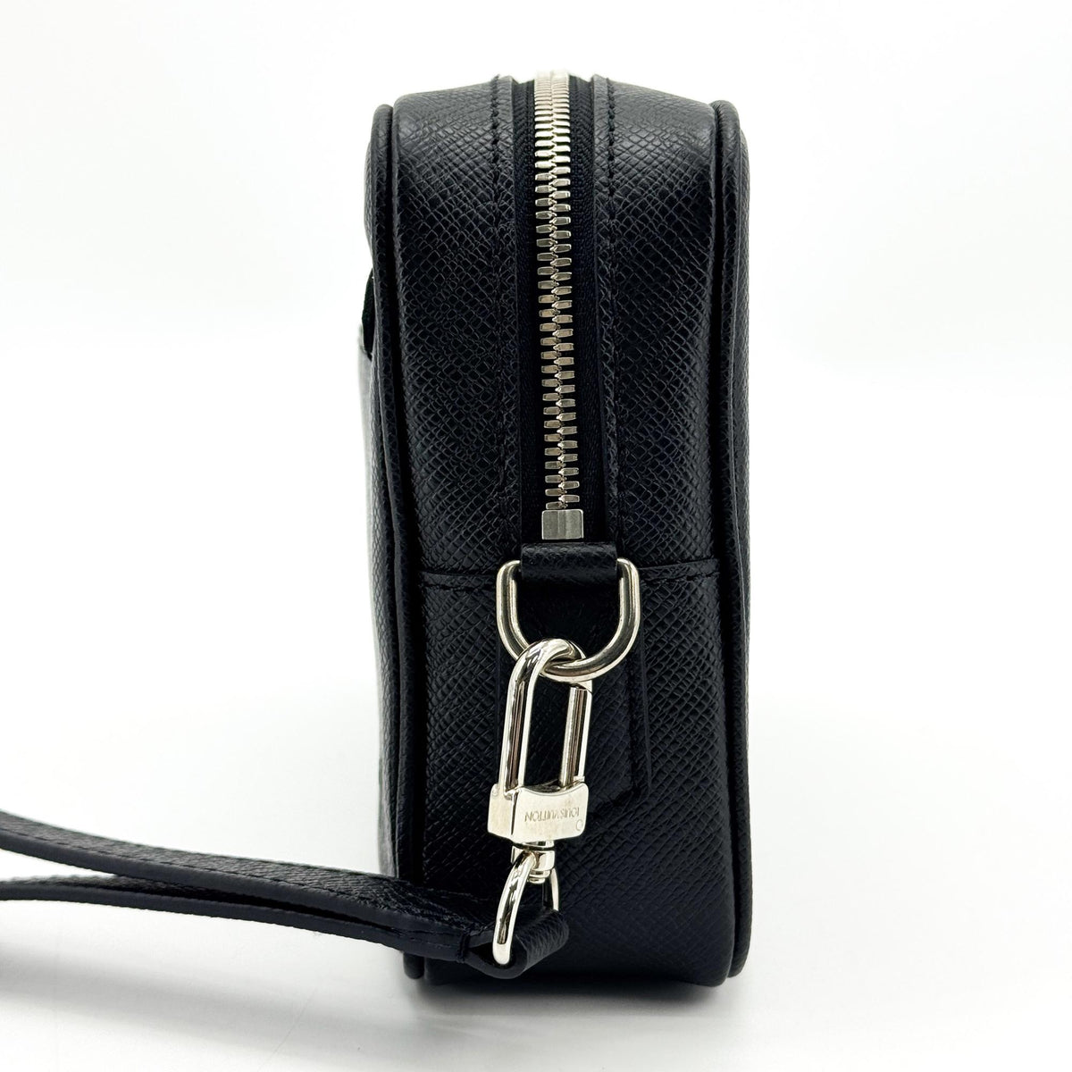 Louis Vuitton Kasai Clutch Taiga Leather, Black, Leather, Clutch