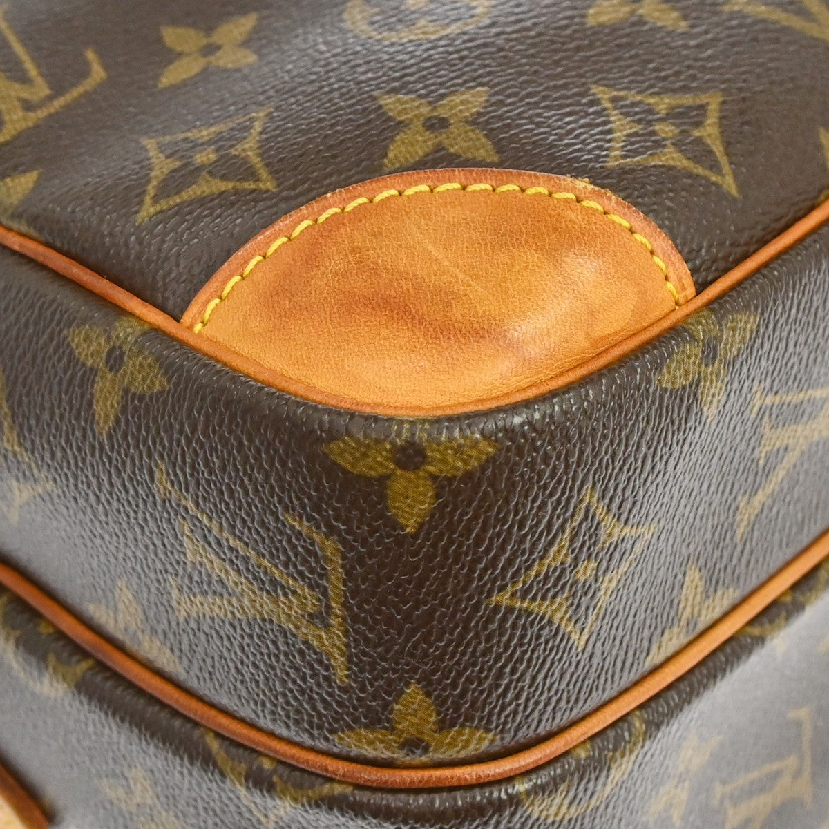 Louis Vuitton Nil Messenger Monogram Canvas, Brown, Canvas, Handbag