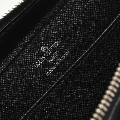 Louis Vuitton Pochette Baikal Clutch Taiga Leather, Black, Leather, Clutch