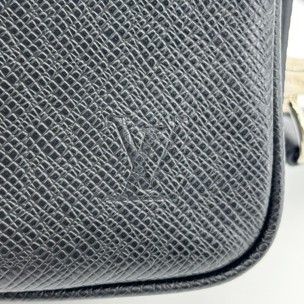 Louis Vuitton Kasai Clutch Taiga Leather, Black, Leather, Clutch
