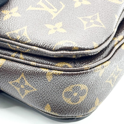 Louis Vuitton Pochette Metis Monogram Canvas, Brown, Canvas, Clutch
